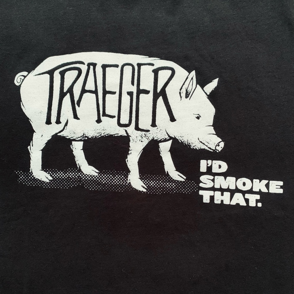 Traeger “I’d Smoke That” Pig BBQ Grill Smoker T-Shirt Men’s Medium NWT